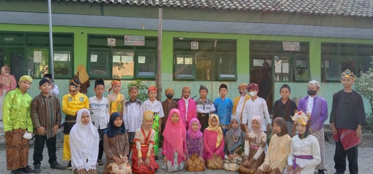 Karnaval Bertajuk Ke-binekaan dalam rangka HUT RI ke 73